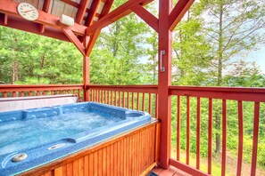 Private Hot Tub - Relax in your hot tub here in the Smoky Mountains!