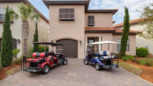 4-Seater & 6-Seater Golf Carts