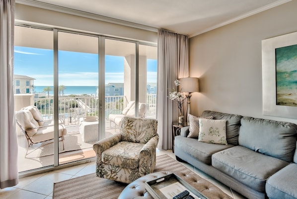 San Remo 309 - Your Friend at the Beach is pleased to show you San Remo 309. A beautiful 3 bedroom, 3 bath that has been repainted (2021) throughout the condo and well as new outdoor furniture (2021).
