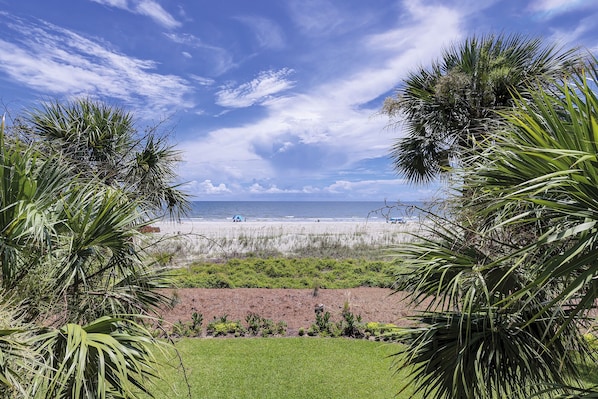 Turtle Lane Club 202 - Oceanfront Three Bedroom Condo