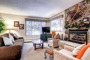 Timbernest Living Room Breckenridge Lodging