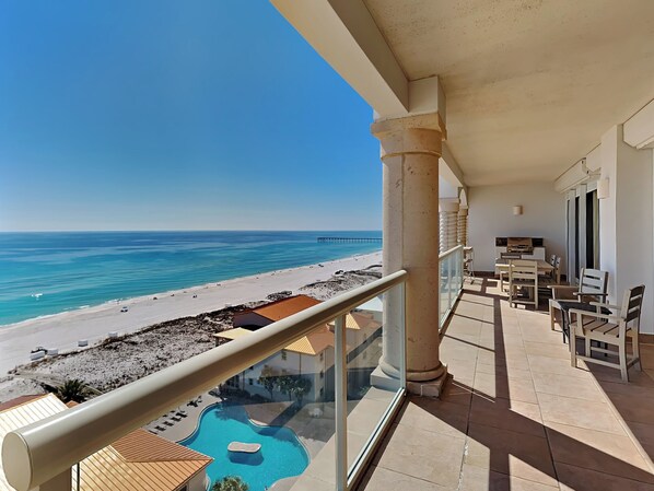 Welcome to Beach Club #901C!