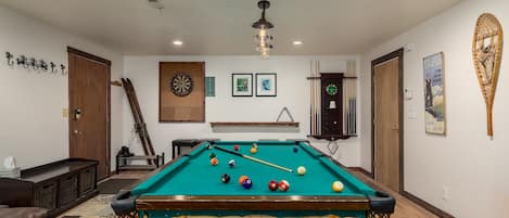 Bonus Room: Pool Table