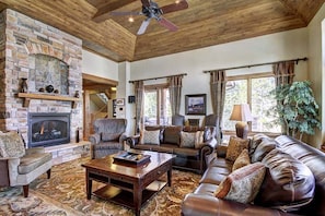 Living Room - Lofty Fox Villa - Breckenridge Vacation Rental