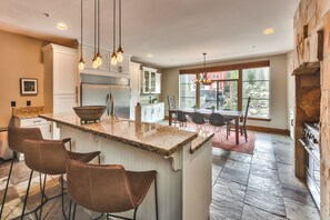 Spacious Kitchen with Seating for 11 guests