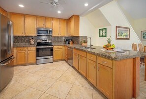 Regency 220 - Stainless Steel Appliances