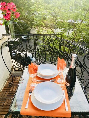 Lovely terrace, big enough for 2 to sit outside in the summer.
