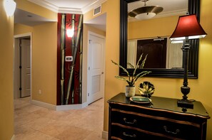 Entrance to Unit 901 - Upon entry to Unit 901, you are welcomed with warm colors and beautiful furnishings to make you feel right at home.