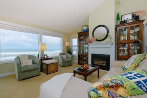 Tide Pools oceanfront living room