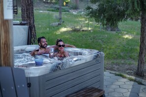 Private Hot Tub with lake views - Private Hot Tub with lake views