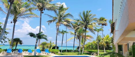 Seven Seas Pool and Ocean View