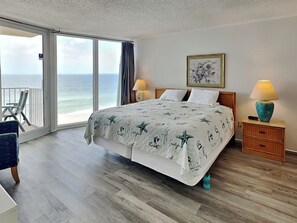 Primary Bedroom - King Bed, Balcony Access, En Suite Bathroom