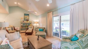 Family Room w/Porch Access