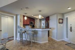 Kitchen Breakfast Bar