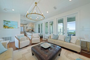 LUXURIOUS INTERIORS THROUGHOUT