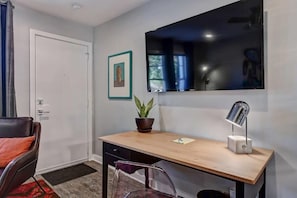 Roku TV with minimalist decors