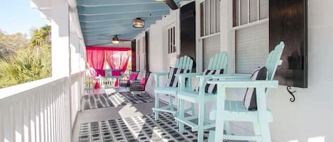 Wish Upon a Starfish - Front Porch - Top floor entry to Cottage