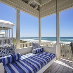 ADJACENT BED SWING W/GULF VIEWS