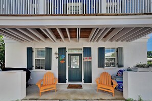 Front Porch - Includes Complimentary Adult Bikes