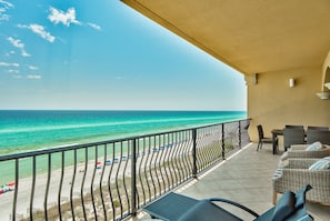 Large balcony overlooking the Gulf - Plenty of outdoor seating on the private balcony.