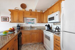 Kitchen - Kahala 133