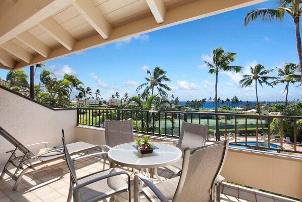 Balcony Lanai - Kahala 133