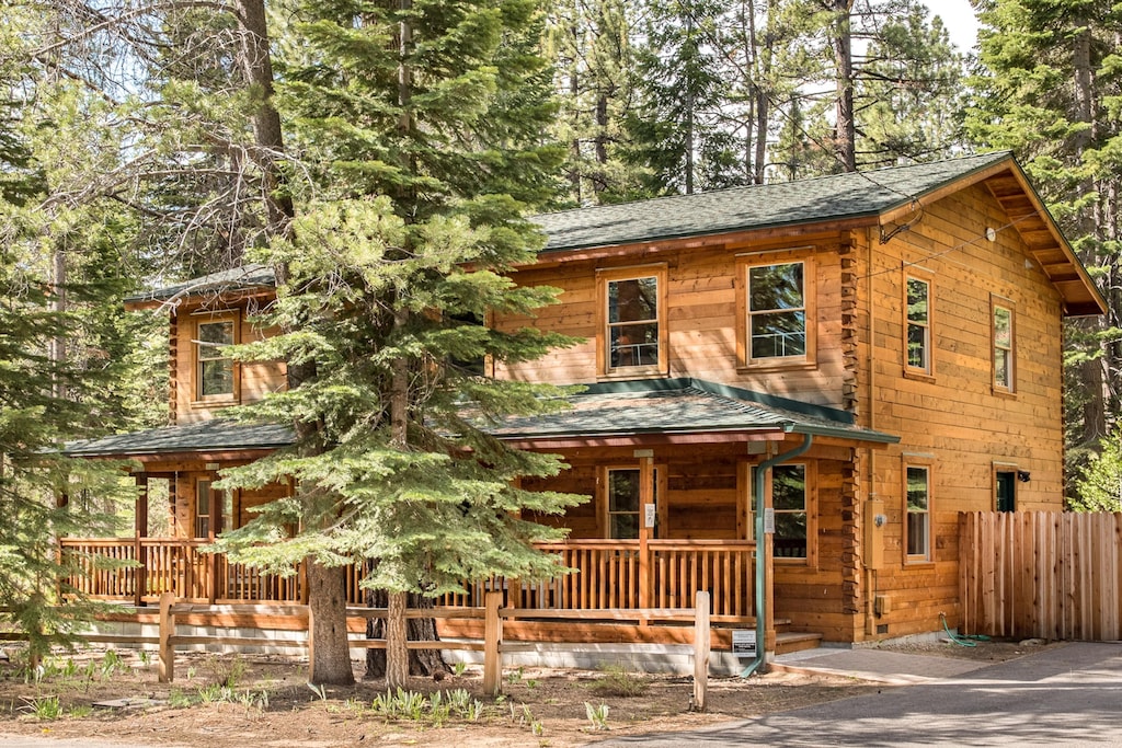 Modern Cedar Log Cabin W Hot Tub Sauna Pool Table South Lake Tahoe