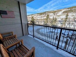 Private balcony with Keystone views #winter