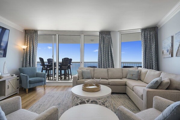 St Maarten 1407 - Luxury Beachfront Destin Vacation Rental Condo with Community Pool at Silver Shells St Maarten - Bliss Beach Rentals