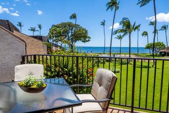 Ma'alaea Surf, Unit F5 2 BR Beachfront Condo, AC, Wifi, Pool, TV