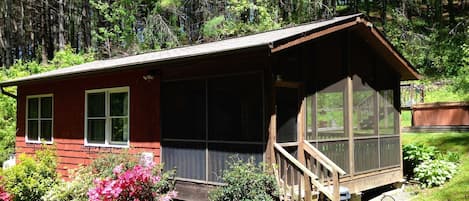 Broadwing Cedar Cabin