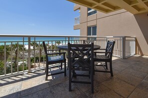 Destin Towers 41- Balcony with Seating