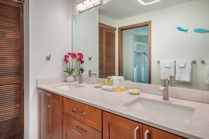 Kahala 422 - Remodeled Double Vanity Sinks