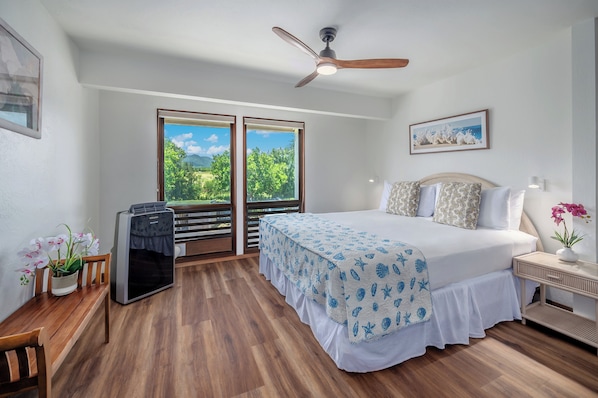 Kahala 422 - Master Suite with King Bed and Standing AC unit