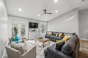 Second Floor: KiSecond Floor: Living Areatchen