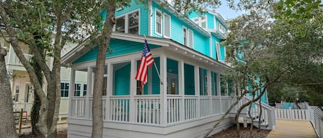 WELCOME TO RENOVATED SALTY DOGS IN SEASIDE, FLORIDA!