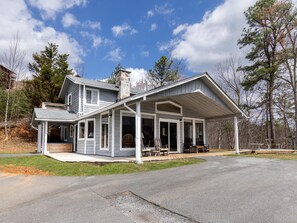 High Cotton Exterior