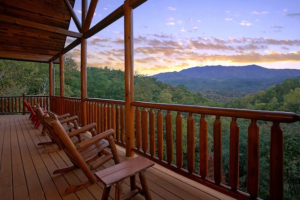 Heaven's View awaits you! - Take in the most amazing views of the Smokies at "Splash Mansion!"