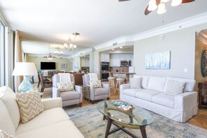 Silver Beach Towers West 903 - Living Area