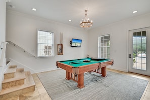 All Inn - Seagrove Beach - Entrance - Pool Table Area