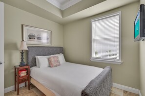 All Inn - Seagrove Beach - First Floor - Guest Bedroom 2 - Queen - Shared Bathroom