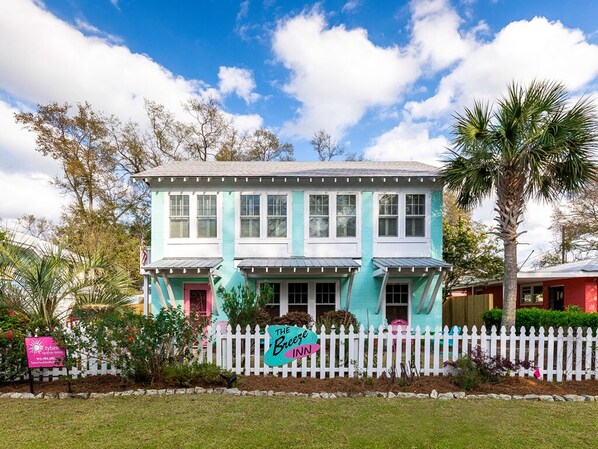 Welcome To Breeze Inn!