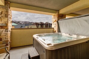 Lower Level Private Deck with Six-Person Hot Tub