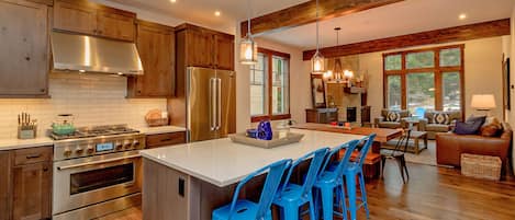 Miners Gold in Suncadia - All Seasons Vacation Rentals - Spacious and fully stocked granite kitchen.