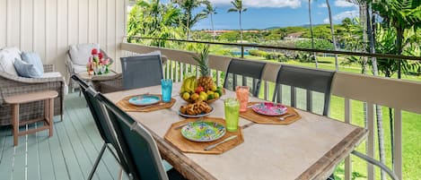 Manualoha 806 - Lounge and Dine Alfresco Overlooking Lush Gardens and Mountains