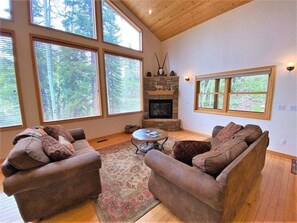 Living Room w/Gas Fireplace