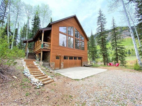 The Beaver Pond Lodge