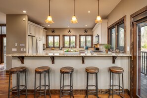 Seating for five at the kitchen bar