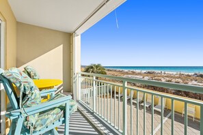 Private Full Balcony - Beach & Pool Views