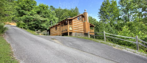 Apple Bear View 116 - Beautiful view of the cabin from the paved driveway.